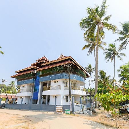 Oyo 11891 Amare Beach Resorts Alappuzha Exterior foto